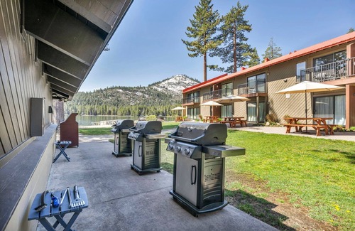 Truckee Condo | Cozy Deluxe Studio #131 at Donner Lake Village