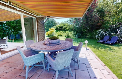Borkum House | Cozy deluxe vacation home with terrace, garden, parking space and sauna