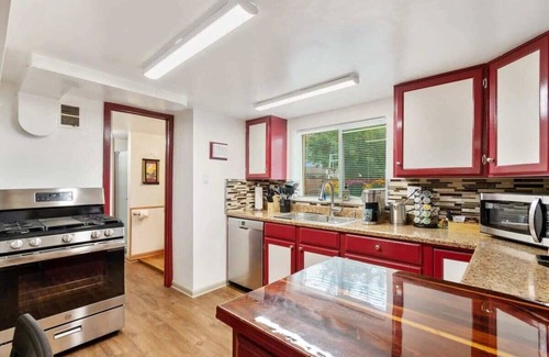 Berkley Apartment | Cozy Denver Apartment | Walk to Regis University