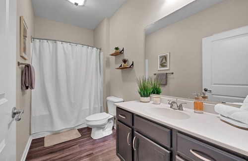 Lyndon Apartment | Cozy Derby City Retreat!