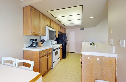 Palm Desert Condo | Cozy Dog-Friendly Condo, Shared Pool/Hot Tub, Near Golf Courses & National Park