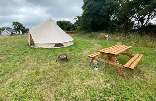 Dwyran Cabin | Cozy Dog Friendly Hot Tent With Log Burner & Logs
