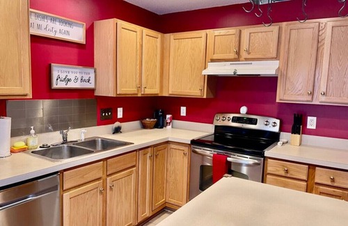 Greensboro House | Cozy Double Suite Townhome in Prime Location!