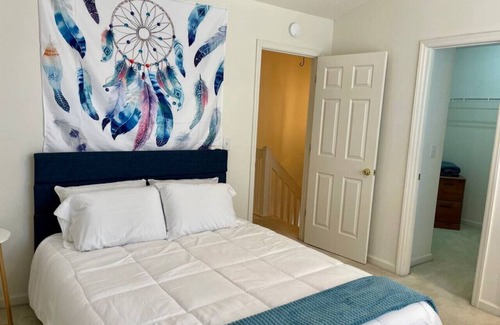 Greensboro House | Cozy Double Suite Townhome in Prime Location!
