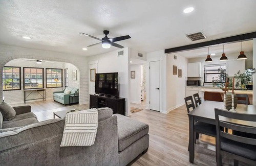 Downtown Zephyrhills House | Cozy Downtown Bungalow