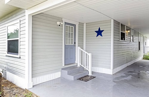 Eustis House | Cozy Downtown Eustis Home minutes from Mt Dorah!