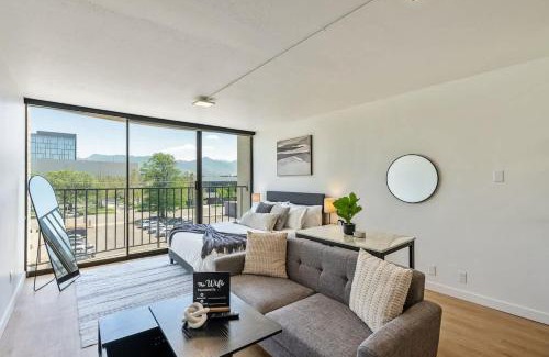 Downtown Salt Lake City Apartment | Cozy DT SLC Studio Parking 13th Floor Gym