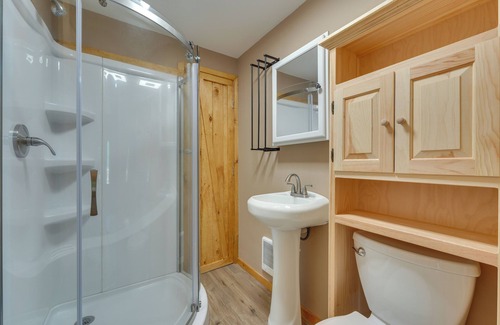 Ellicottville Cabin | Cozy Ellicottville Cabin w/Water Views - Near Ski