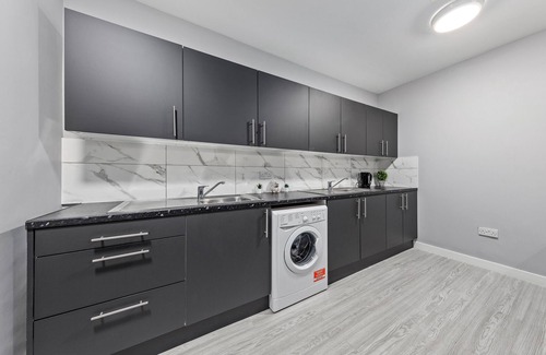 Feltham West Apartment | Cozy Ensuite Room In Feltham Hearthrow London Tw13