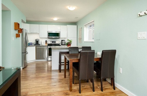 Victoria Condo | Cozy Escape in a Central Neighborhood