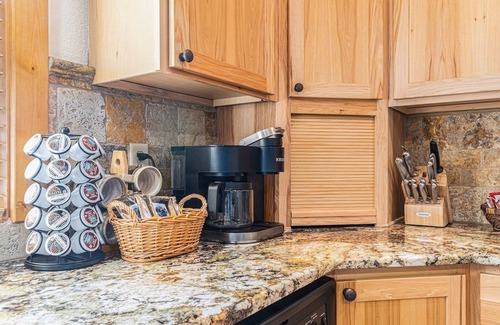 Estes Park Cabin | Cozy Estes Park Cabin w/Stunning Mountain Views!