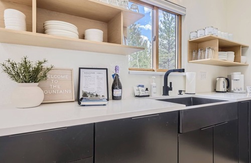 Pine House | Cozy Fall Cabin | Hot Tub and Scenic Views