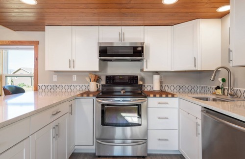 Philipsburg Cabin | Cozy Fall Loft Cabin for Couples - Walk to Downtown Philipsburg!