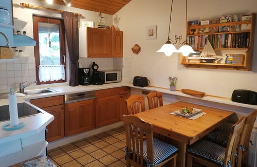 Nordseebad Burhave House | Cozy family-friendly holiday home with Wi-Fi, bicycles and a cot
