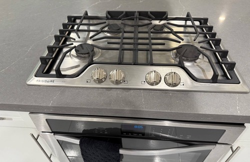 Houston House | Cozy Family Friendly Oasis, Free Parking, Fast Wi-Fi & Self Check-in by Galleria