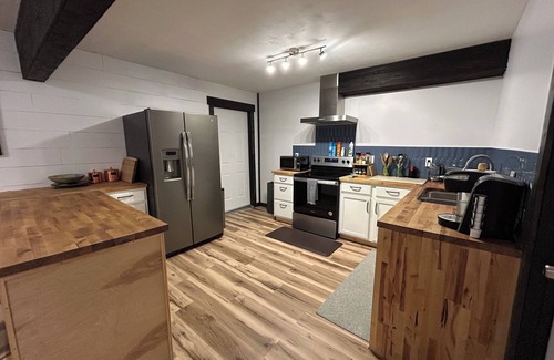 University Area Apartment | Cozy Family Friendly 2 Bedroom 1 Bathroom