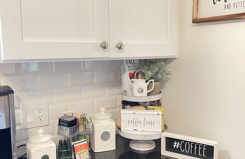 Kerhonkson House | Cozy Family Friendly Retreat! Firepit, Sunrise, Minnewaska - pet friendly