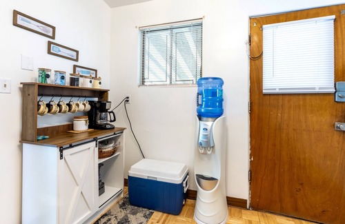 Miller Beach House | Cozy Family Getaway- 4 Blocks From The Beach!