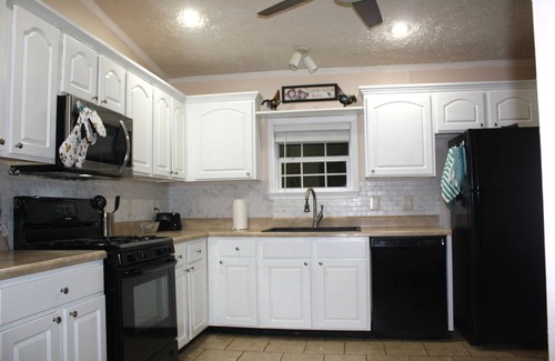 Waynesville House | *Cozy Family Hideaway (Mountain Views + Big Deck)*