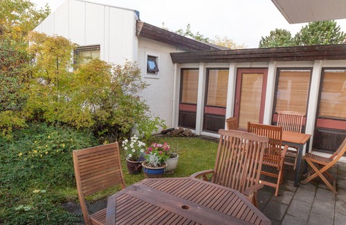 Laugardalur House | Cozy family home in Central Reykjavik - Quiet residential area - Child friendly