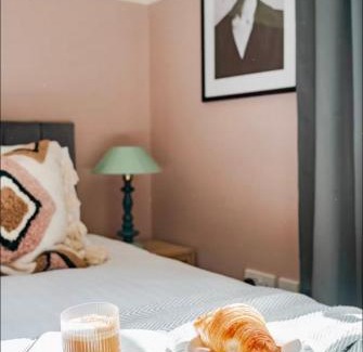 Wandsworth Apartment | Cozy Fireplace City Nest SW18 Zone 2