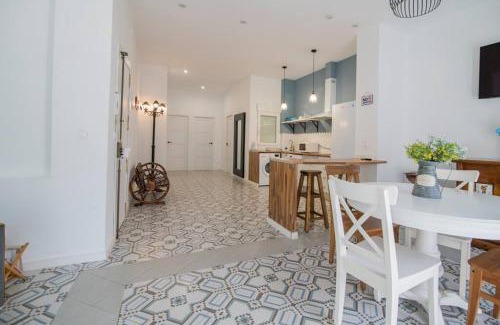 La Petxina Apartment | Cozy Flat in City Center Feel the Vibe SelfCheckIn