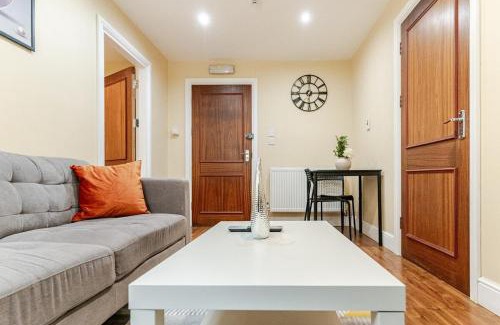 Walsall Apartment | Cozy Flat in Walsall Town Centre