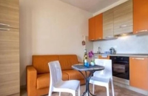 Badesi Apartment | Cozy flat just steps from Baia delle Mimose beach