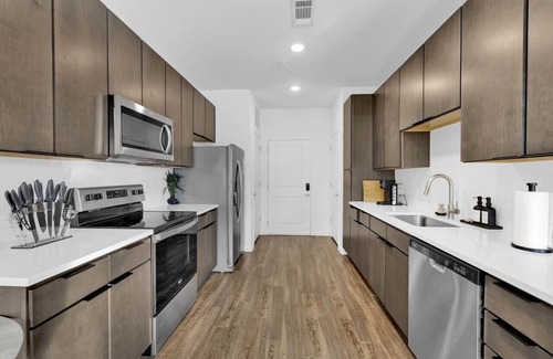 Avondale Apartment | Cozy Flat w/Pool, Gym, & Stunning City Views