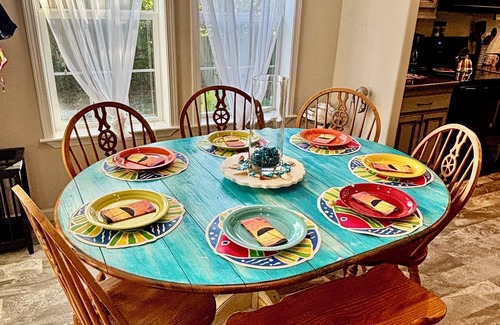 Weeki Wachee Gardens House | Cozy Florida Vibe-Waterfront- Early & Late Ck-in & out!