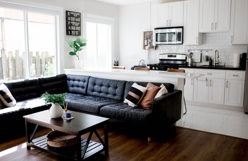Downtown Fort Lauderdale Apartment | Cozy - full kitchen & 10ft island - 1.2G Wifi