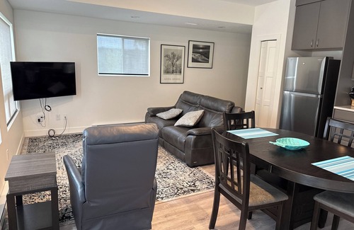 Prince George House | Cozy Fully Furnished 2-Bedroom Suite with Wifi, Parking and private entrance.