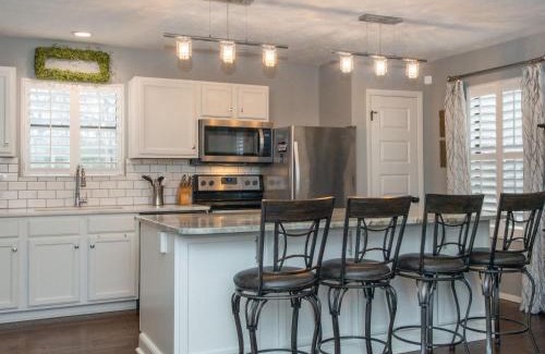 Salemtown House | Cozy Getaway - Close to DT Nash & Germantown
