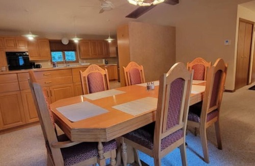 Colborne House | Cozy Getaway in Colborne with great Hiking trails in 95 Acres of land