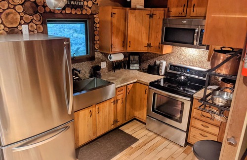 Rockbridge House | Cozy Getaway Nestled on a Hillside in the Heart of Hocking Hills!