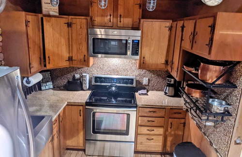 Rockbridge House | Cozy Getaway Nestled on a Hillside in the Heart of Hocking Hills!