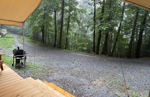 Deep Gap Cabin | Cozy Glamping Tent near Boone with AC