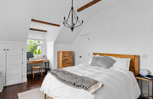 Greenport West House | Cozy Greenport Cottage