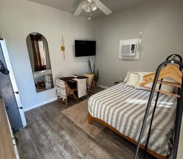 Tallahassee House | Cozy Guest house near FSU Trails and the airport
