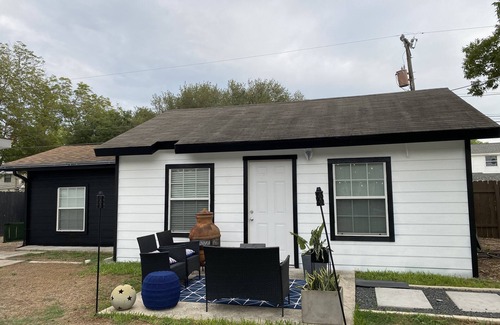 North San Antonio - SAT House | Cozy guest house with pool