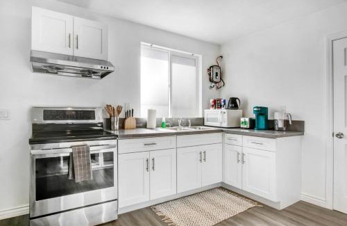 Alhambra Apartment | Cozy Guesthouse near Downtown Alhambra