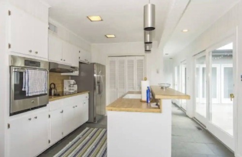 Napeague House | Cozy Hamptons Beach House 1 Block from the Beach!