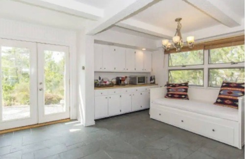 Napeague House | Cozy Hamptons Beach House 1 Block from the Beach!