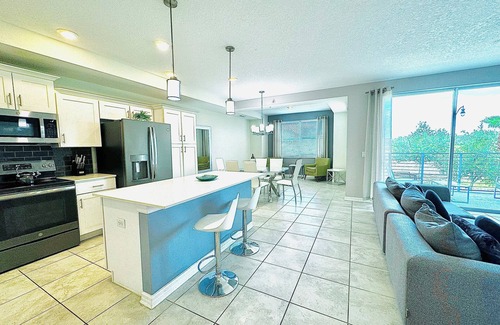 Kissimmee Apartment | Cozy Haven 2/BR 2/BA stylist Apartment close to Disney World