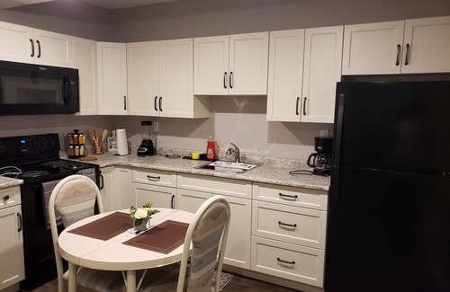 Saskatoon House | Cozy Haven close to Airport