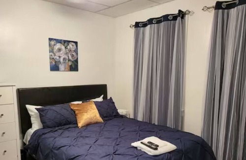 Lower Vailsburg House | "Cozy Haven Steps from Branch Brook Park 🌳"