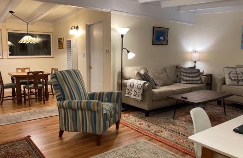 Eureka House | Cozy Hideaway and Hot Tub. Pet Friendly.