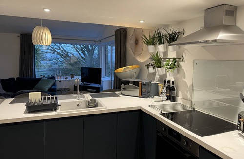 Wedmore Apartment | Cozy hideaway with breathtaking views