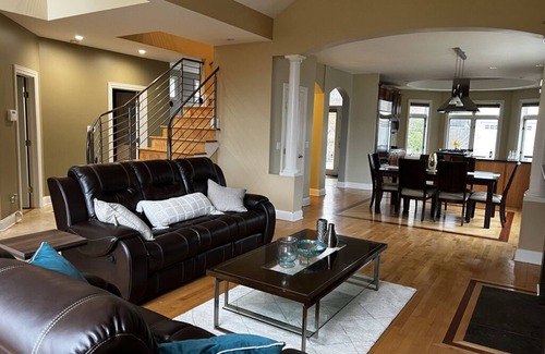 Deerfield House | Cozy Highland Park Home