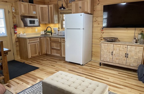 Logan Cabin | Cozy Hocking Hills Cabin on 20 private acres! Only 7 miles from State Park!